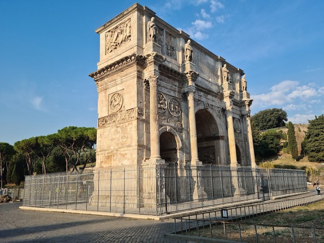 major landmarks in Rome