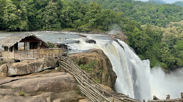 famous waterfalls in Kerala