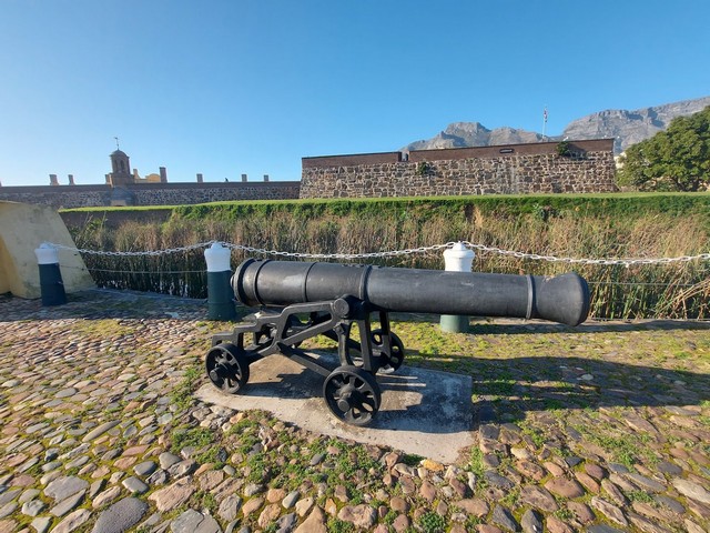 قلعة الرجاء الصالح كيب تاون - Castle of Good Hope