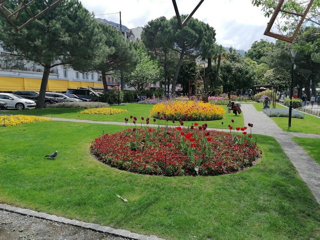 Montreux Sidewalk in Corniche - كورنيش أرصفة في مونترو