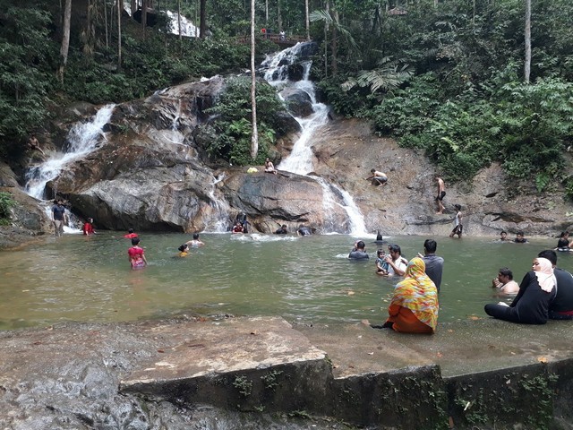 Taman Eko Rimba Kanching Waterfall Selangor