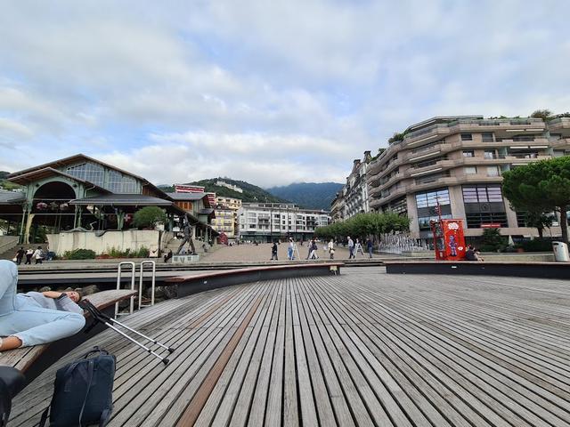 Freddie Mercury Statue in Montreux - تمثال فريدي ميركوري في مونترو