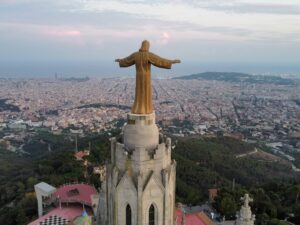 جبل تيبيدابو برشلونة - Tibidabo Mountain Barcelona _ famous attractions in Barcelona