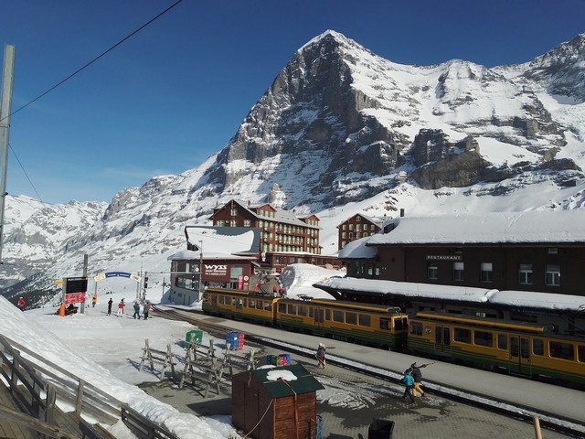 Eiger Mountains - جبل ايغير في انترلاكن