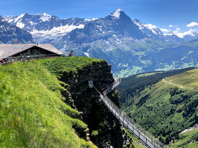 First Mountain Interlaken - جبل فيرست في انترلاكن