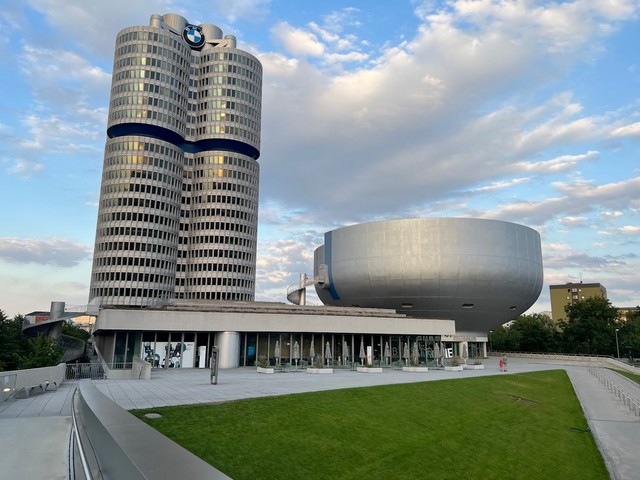 متحف بي ام دبليو ميونخ - BMW Museum Munich - things to do in Munich