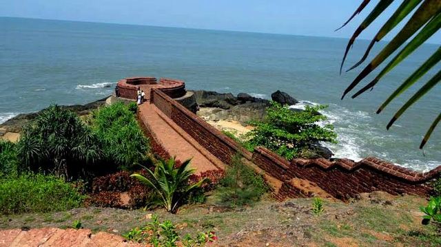 حصن بالاكاد كيرلا - Bekal Fort Kerala - things to do in Kerala 