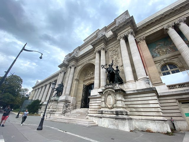 famous museums in Paris