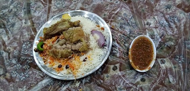 مطعم حنيذ ومندي الصفا في خميس مشيط
