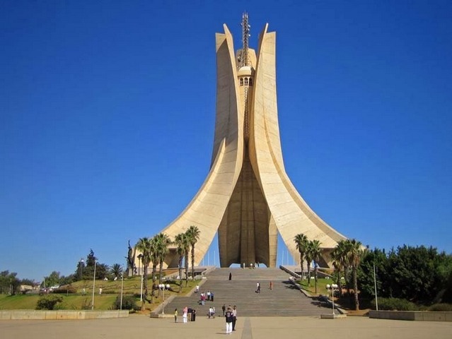 مقام الشهيد الجزائر العاصمة