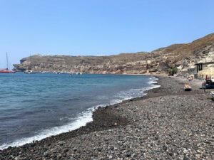 شاطئ ميسا بيجاديا سانتوريني - Mesa Pigadia Beach