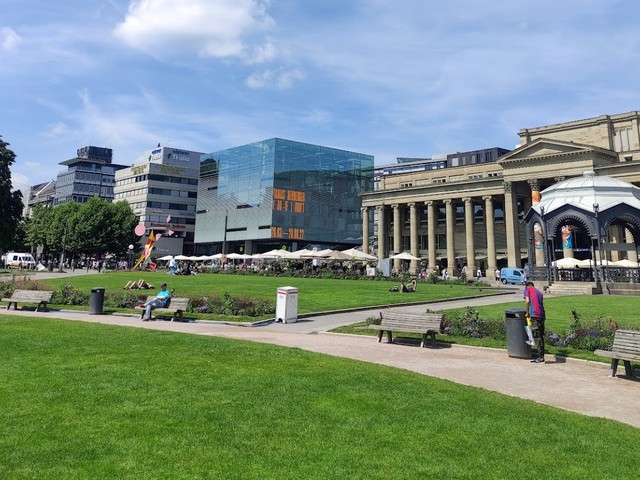 القصر الجديد في شتوتغارت - New Palace Stuttgart
