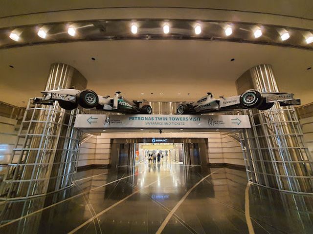برج التوأم بتروناس في كوالالمبور - Petronas Twin Towers