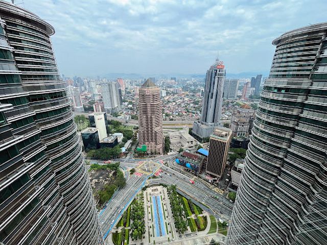 البرجين التوأمين في ماليزيا - Petronas Twin Towers
