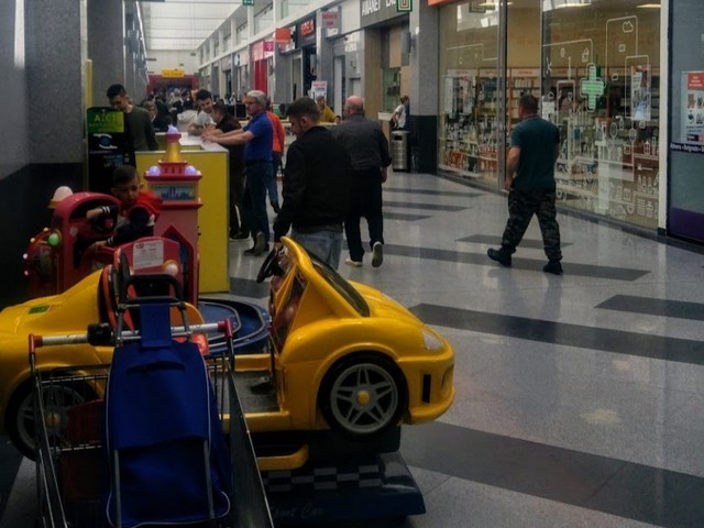 مول كولوسيوم في بوخارست - Colosseum Mall