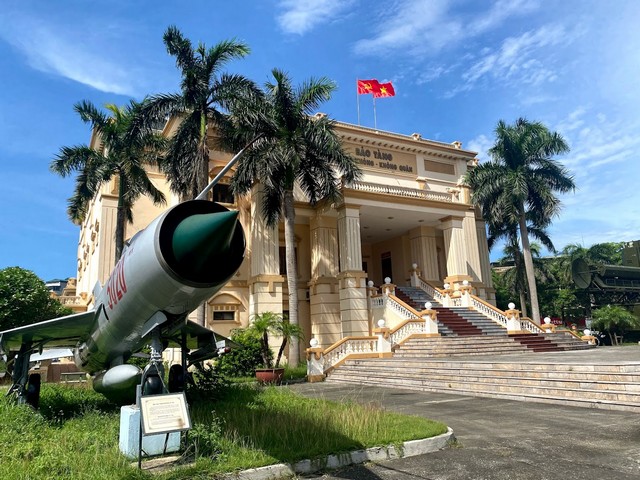 Air Force Museum Vietnam Hanoi - متحف القوات الجوية فيتنام هانوي