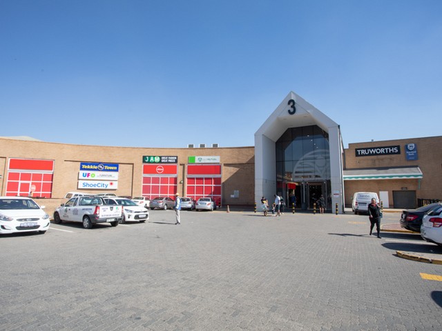Boulders Mall