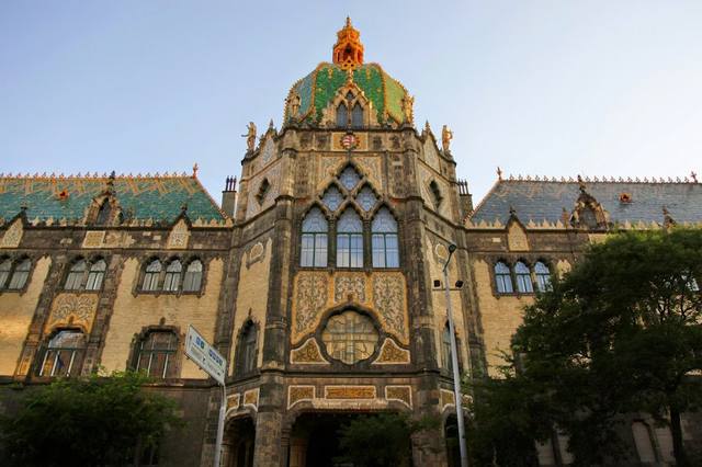 متحف بودابست للفنون التطبيقية - top museums in Budapest