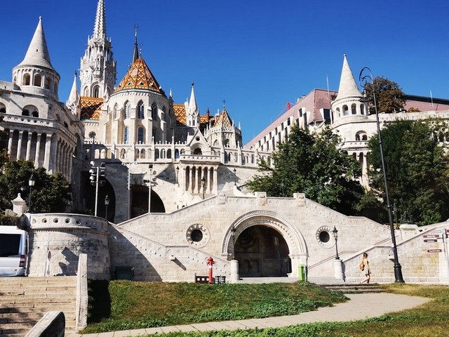 حصن الصيادين في بودابست - top sights in Budapest - main sights in budapest