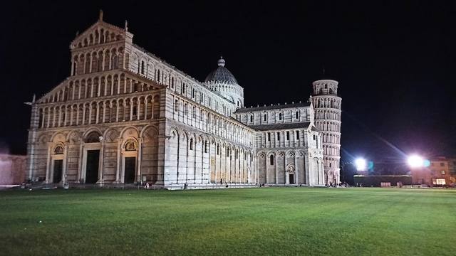 Piazza del Duomo Pisa