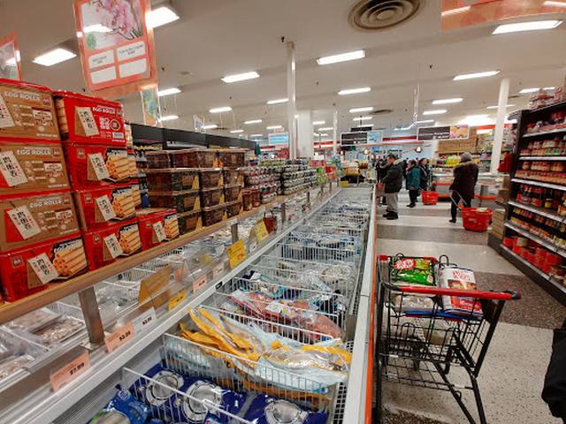 مول بلازا نيجيس - Plaza Cote des Neiges Montreal