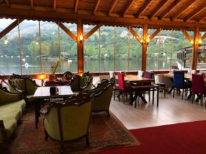 مطعم سارا بحيرة الورود طرابزون
