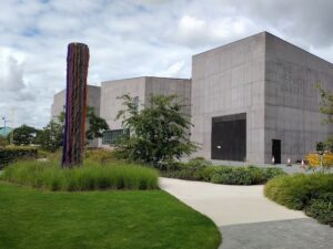 متحف الأسلحة الملكي ليدز - Hepworth Wakefield Museum Leeds - best attractions in Leeds