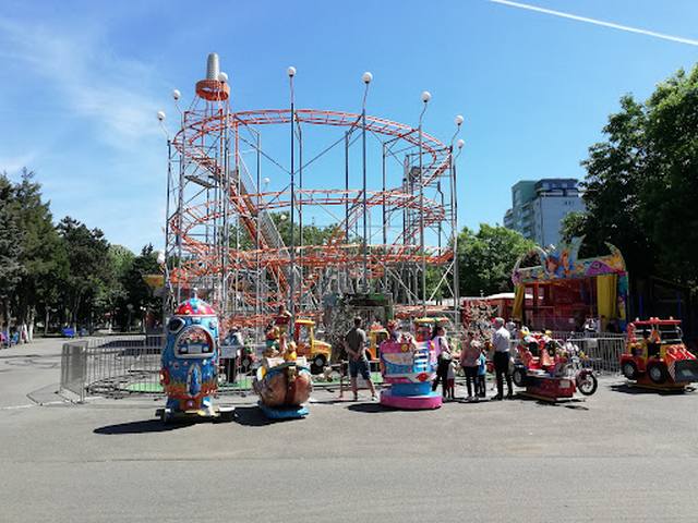 Childrens Town Amusement Park Bucharest - حديقة ملاهي بلدة الاطفال في بوخارست