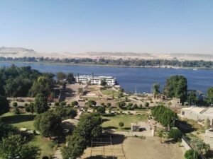 حديقة الورد اسوان
