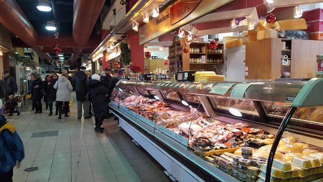 سوق أتواتر في مونتريال - Atwater Market Montreal