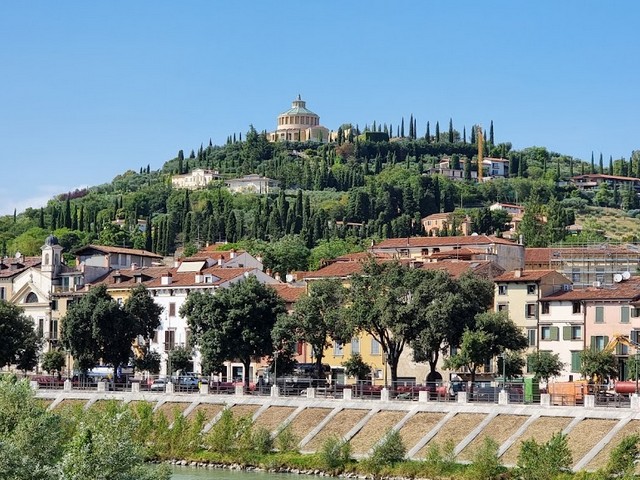 قلعة سان بيترو فيرونا - Castel San Pietro Verona