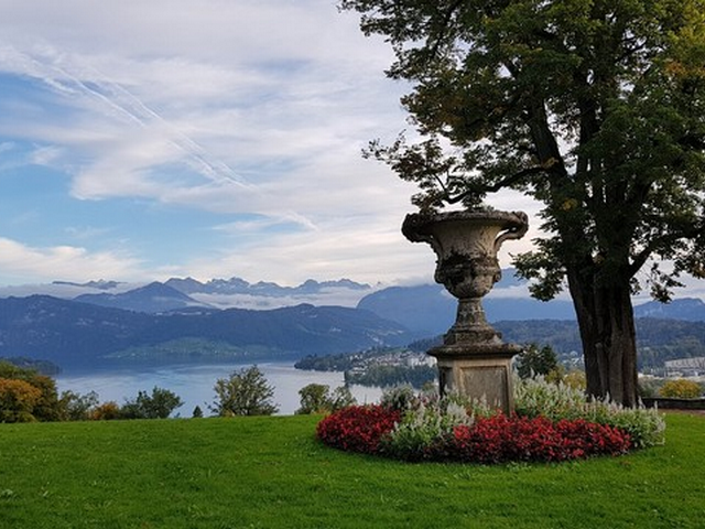 حديقة دريليندين لوتزيرن - Dreilindenpark Lucerne
