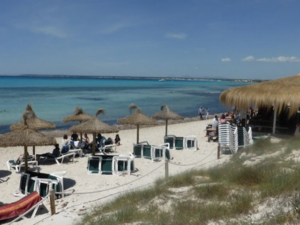 شاطئ كالا ماجور جزر البليار - Es Trenc Beach Balearic Islands