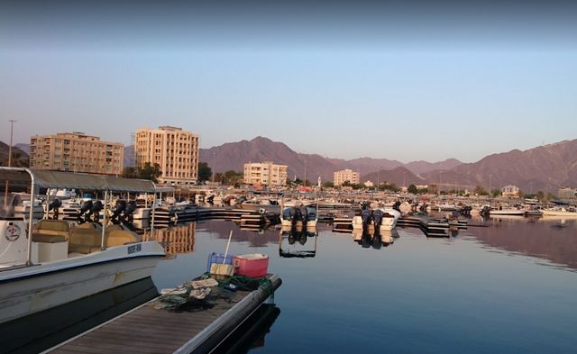 شاطئ خورفكان