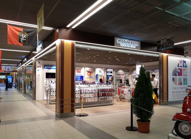 ميران سنتر مول جنيف _ Meyrin Center