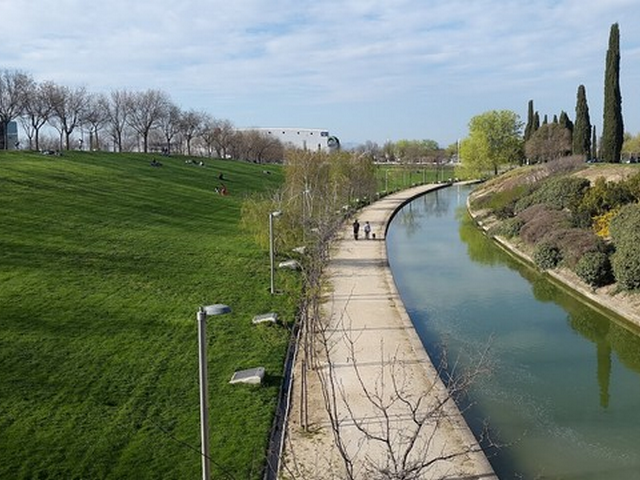 حديقة خوان كارلوس الاول في مدريد