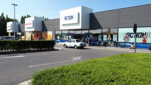 مركز تسوق بريدين بروج - Bredene Shopping Center Brugge