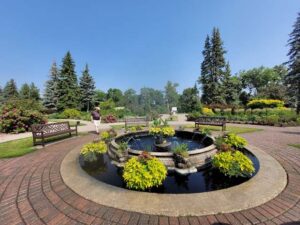 الحديقة الإنجليزية وينيبيغ - English Garden Winnipeg