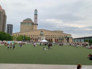 ميادين تورنتو - squares in Toronto