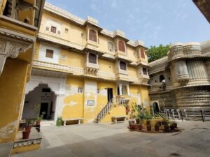 ساحة باجور كي هافيلي اودايبور -Bagore Ki Haveli Udaipur