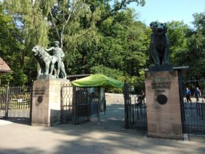 دولفيناريوم حديقة يوان نورمبرغ - Dolphinarium of the zoo in Nuremberg