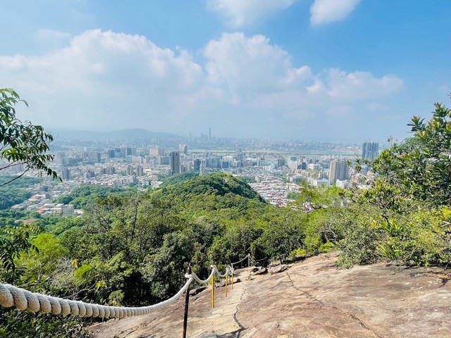 mountains in Taipei