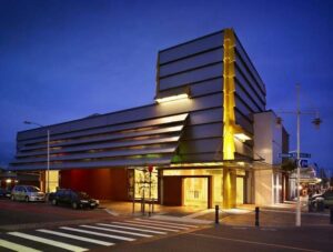 متحف تاورانجا للفنون - best museums in Tauranga