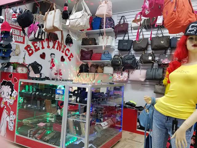 Women Square Market Tijuana