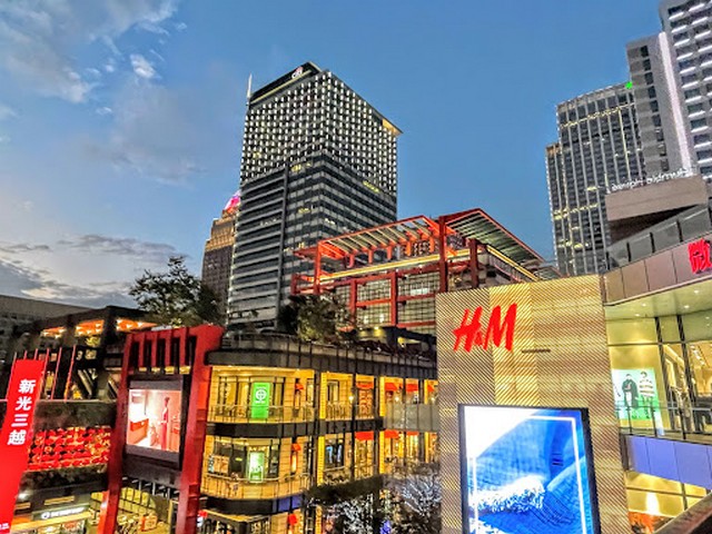 Xiangti Avenue Plaza in Taipei