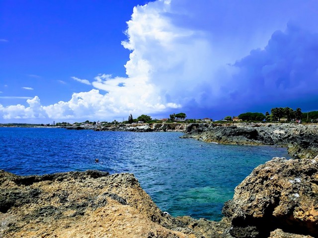 beaches in Syracuse Italy