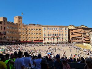 ساحة كامبو سيينا -Piazza del Campo Siena