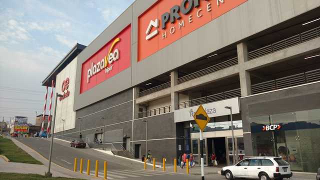Real Plaza Villa Maria Mall Lima