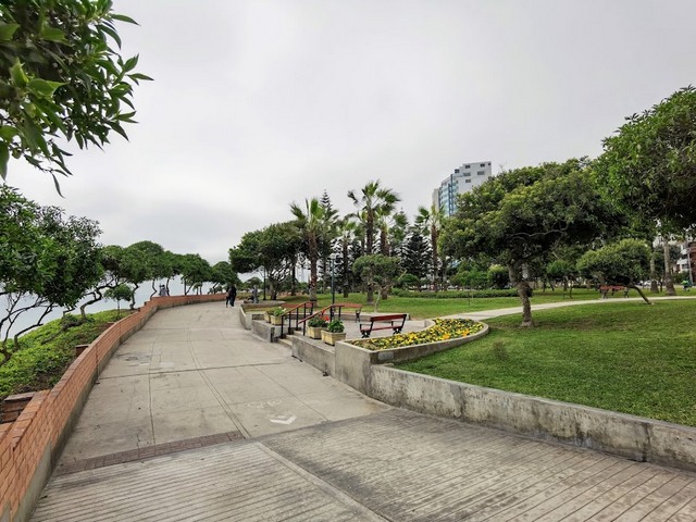 El Malecon Corniche Lima