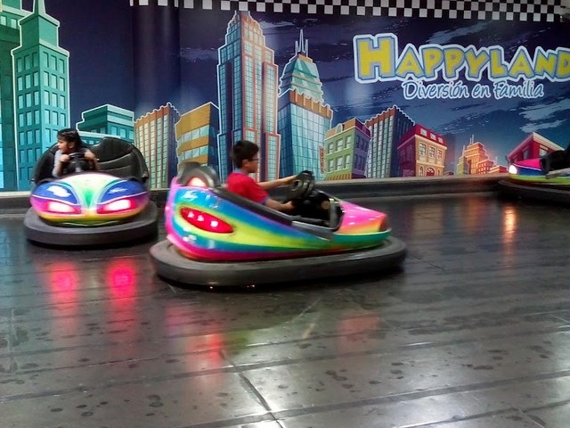 Happyland Theme Park in Lima
